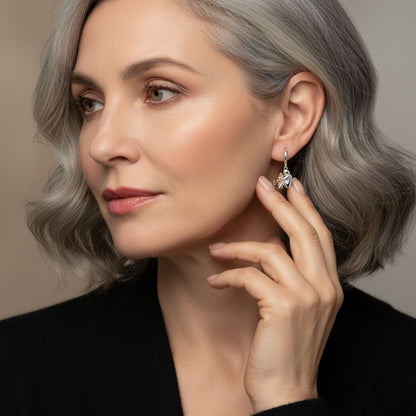 Lily™ - Boucles d’Oreilles Icône Chat (Fermoir Rond)